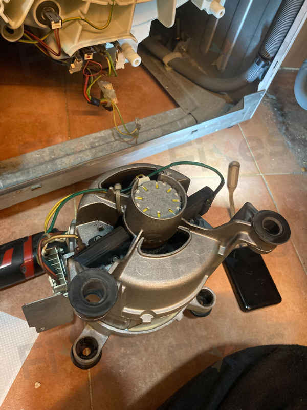 出現故障碼E11🔋Whirlpool惠而浦前置式洗衣機 AWF74140