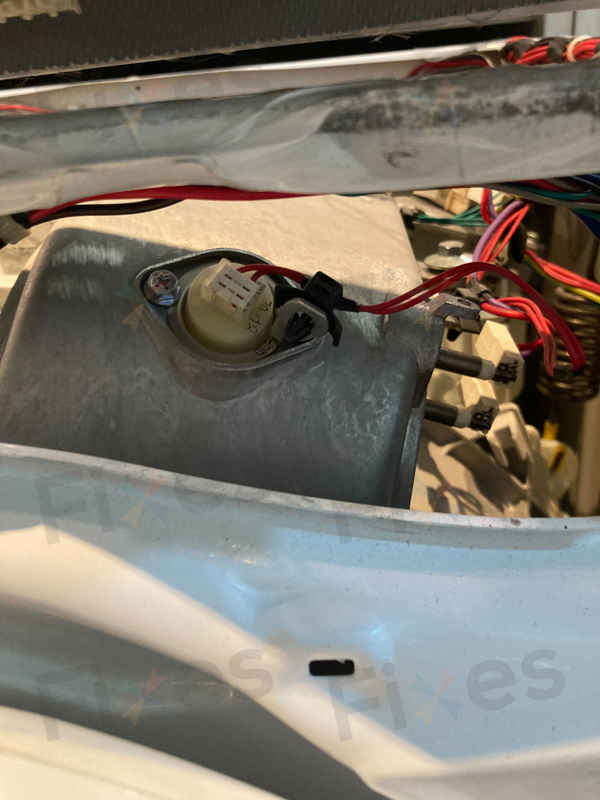 當惠而浦洗衣機顯示E11:從診斷到修復的全過程 🔧