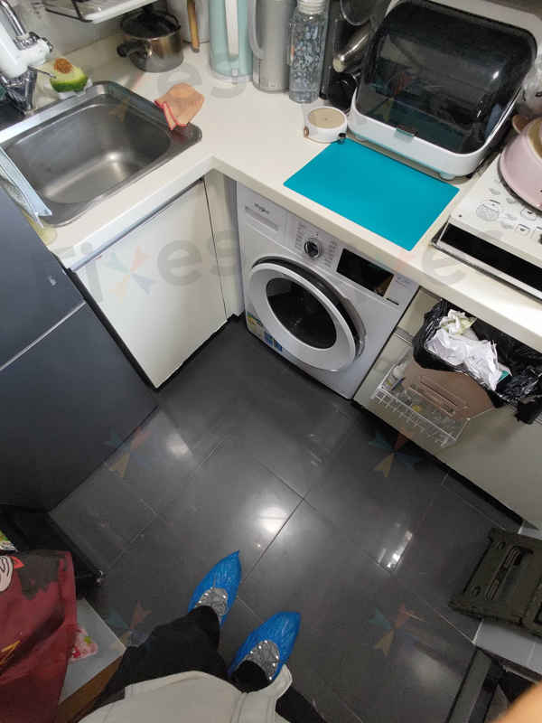 這部惠而浦洗衣機遇到E11，師傅上門發現氣喉一個小洞讓水位判讀錯亂 🧩