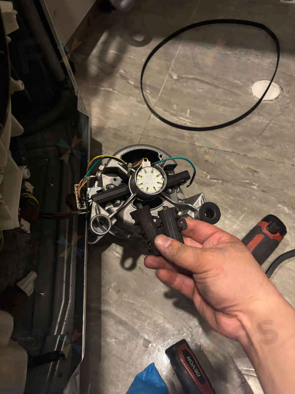 3大現場關鍵步驟：同日解決這部Bosch WKD系列洗衣機E12故障🛠️