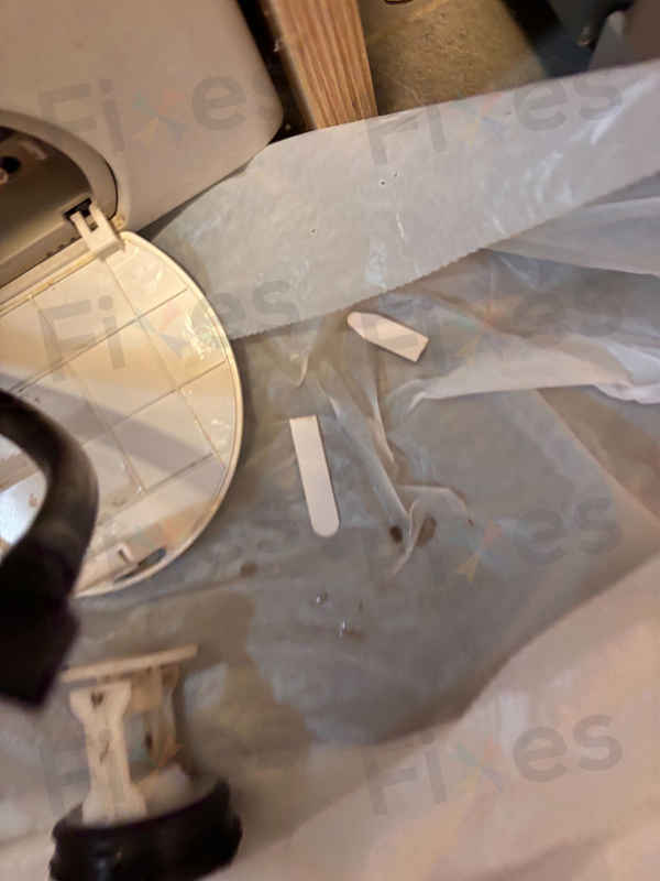 衣領膠片作怪？一個意想不到的惠而浦洗衣機E12故障原因 🕵️