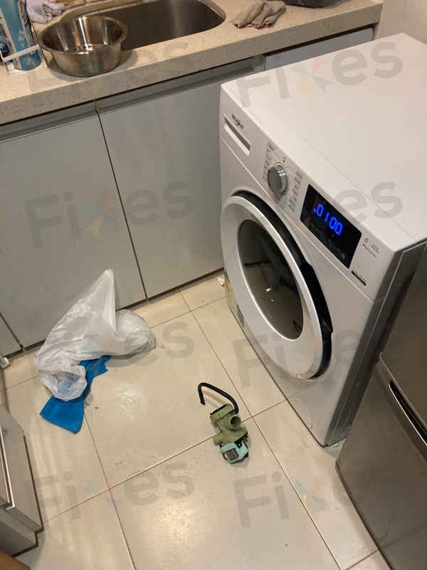 出現故障碼E12，機內有水排不走😵Whirlpool惠而浦二合一洗衣乾衣機 WRAL85411