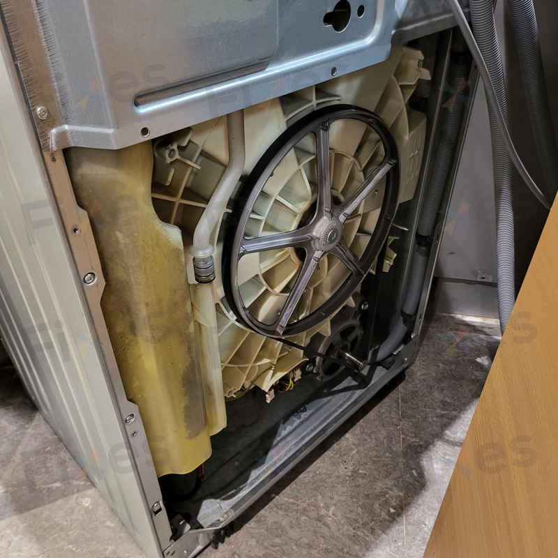 出現故障碼E12，摩打碳刷耗盡🔧GAGGENAU前置式洗衣機 WD200140