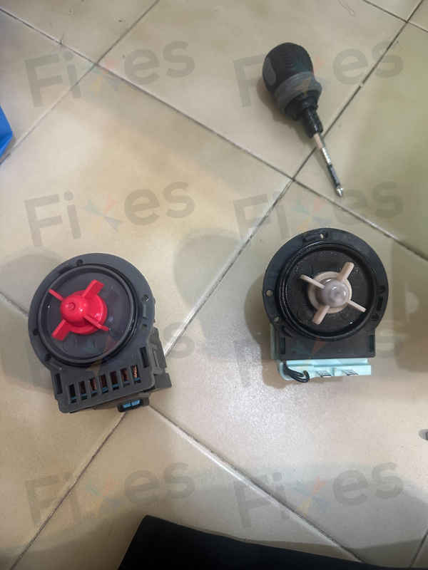 出現故障碼E12,不排水💧Whirlpool惠而浦前置式洗衣機 WRAL85411