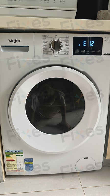 這部惠而浦WRAL系列洗衣機藏著髮夾,竟引發E12故障碼 📎