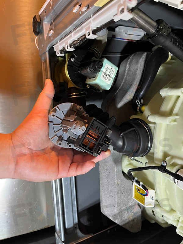 出現故障碼E12,不排水問題😵Whirlpool惠而浦二合一洗衣乾衣機 WRAL85411