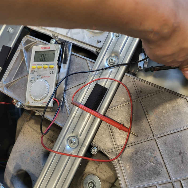 出現故障碼E12及E13🚨 GAGGENAU前置式洗衣機 WD200140/07