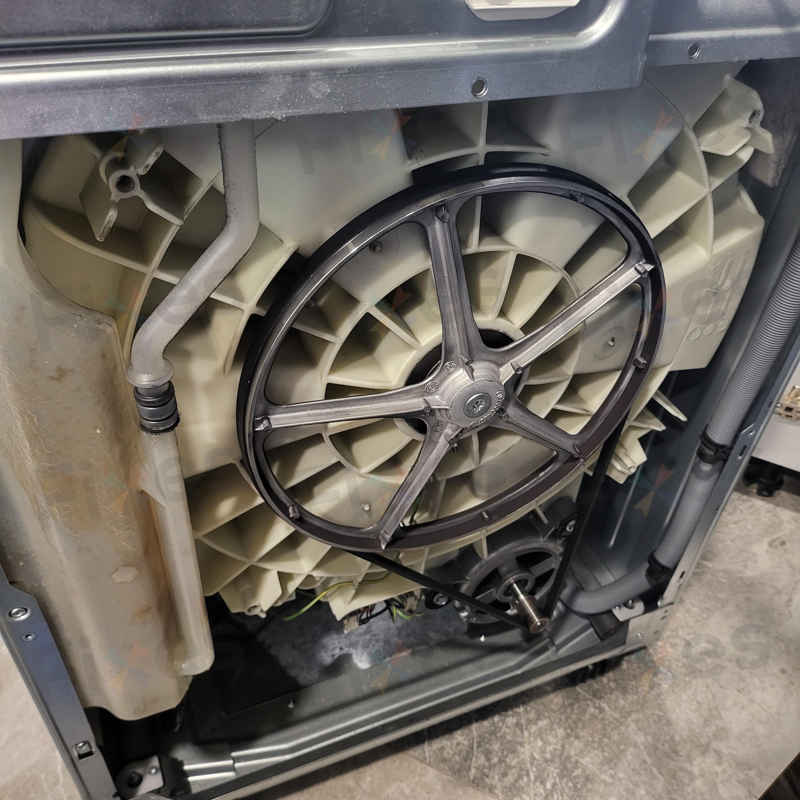 出現故障碼E12及E13🚨 GAGGENAU前置式洗衣機 WD200140/07