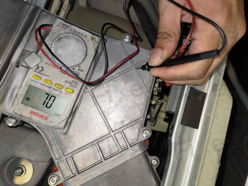 出現故障碼E12 及 E13🔧Siemens西門子二合一洗衣乾衣機 WD14D366HK/03