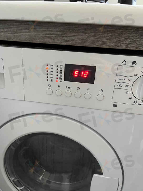 使用頻率暗藏隱憂:這部Kuppersbusch WT系列洗衣機E12故障揭示碳刷消耗規律 🔍