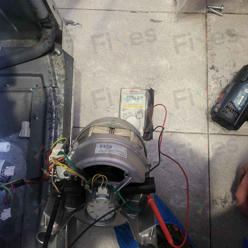 這部西門子WK14D系列洗衣機的E12故障碼:10年老機重獲新生 ⚡