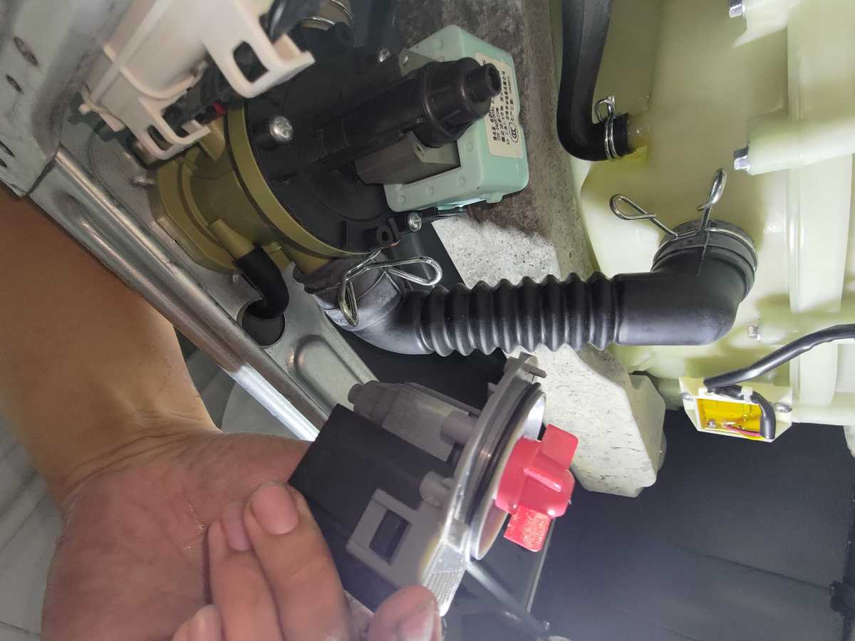 出現故障碼E12,不排水🌀Whirlpool惠而浦前置式洗衣機 FRAL80111