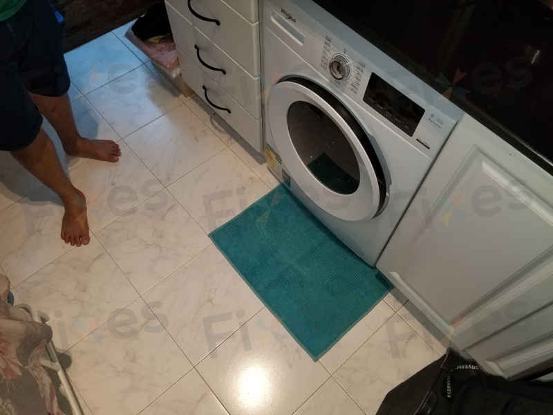 出現故障碼E12,更換排水泵🔍Whirlpool惠而浦前置式洗衣機 FRAL80111