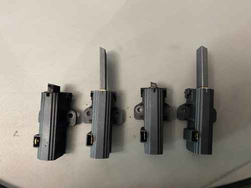 這部西門子WM系列洗衣機E12故障碼一年內再現？師傅拆開碳刷發現驚人真相 🔍