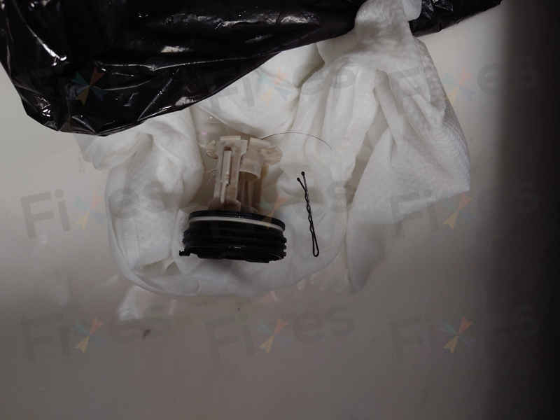 口袋裡的髮夾惹禍？這部Whirlpool FRAL系列洗衣機E12故障碼揭示真相 🔍