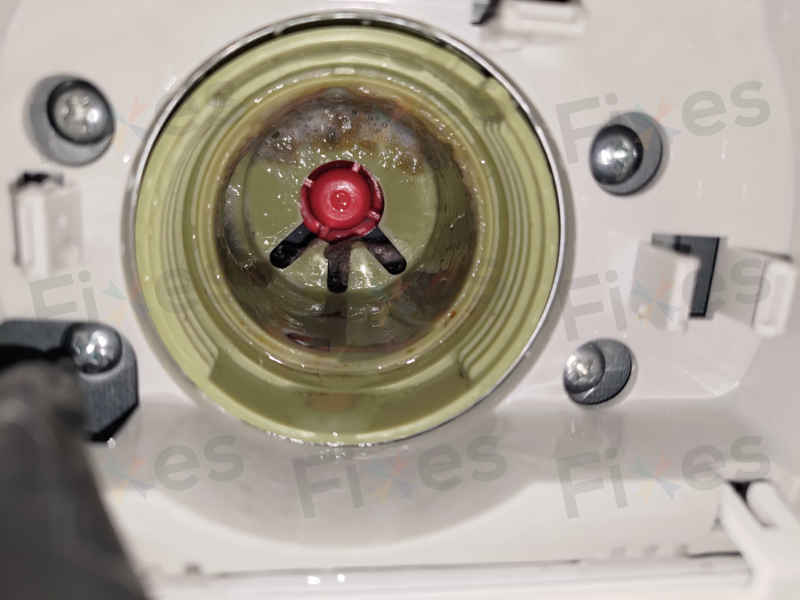 這部惠而浦WRAL系列洗衣機E12故障碼重現,褲頭帶纏繞排水泵的驚人發現 🔍