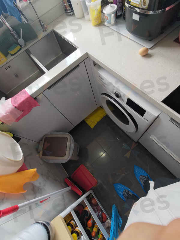 這部惠而浦WRAL系列洗衣機E12故障碼重現,褲頭帶纏繞排水泵的驚人發現 🔍
