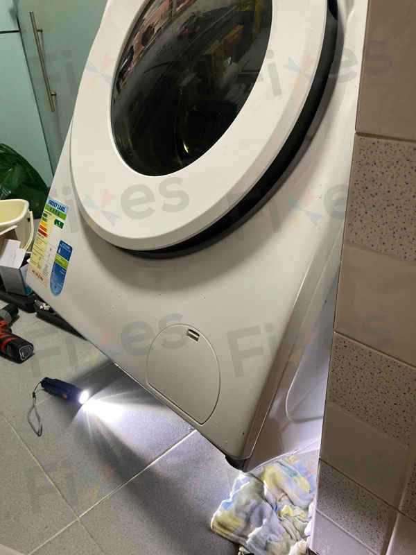從無助到重生:客戶如何解決惠而浦FRAL系列洗衣機E12故障及排水泵問題✨