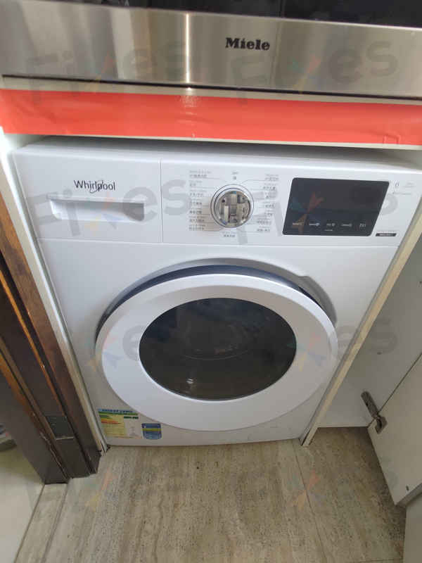 排水泵只嗡嗡響不轉？這部Whirlpool WRAL系列洗衣機故障碼E12緊急檢修現場 🔍