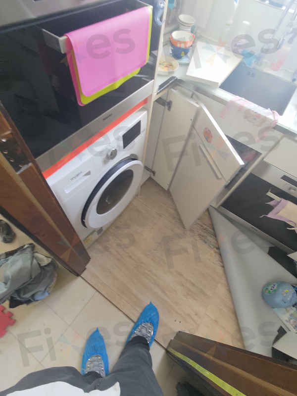 排水泵只嗡嗡響不轉？這部Whirlpool WRAL系列洗衣機故障碼E12緊急檢修現場 🔍