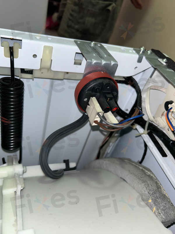 金章洗衣機出E12且無法停止入水？一個意想不到的零件故障 🤔