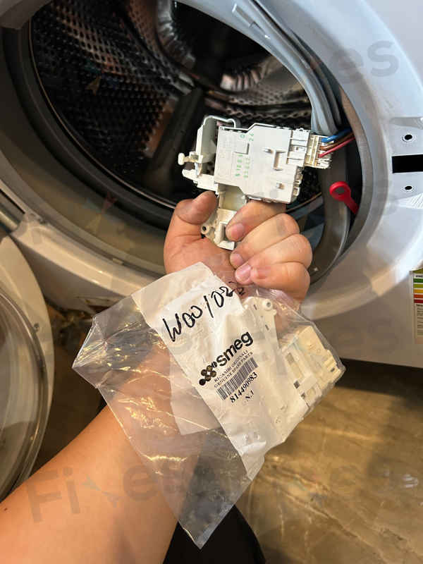 Bosch嵌入式洗衣機卡住衣服?解鎖E13故障碼的專業方法 🔓