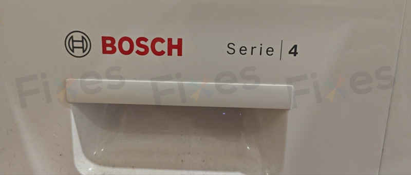 Bosch嵌入式洗衣機卡住衣服?解鎖E13故障碼的專業方法 🔓