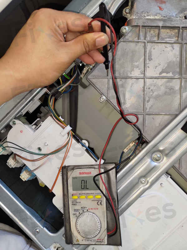 出現故障碼E13，壞門鎖掣🔧Siemens西門子前置式洗衣機 WK14D321HK/07