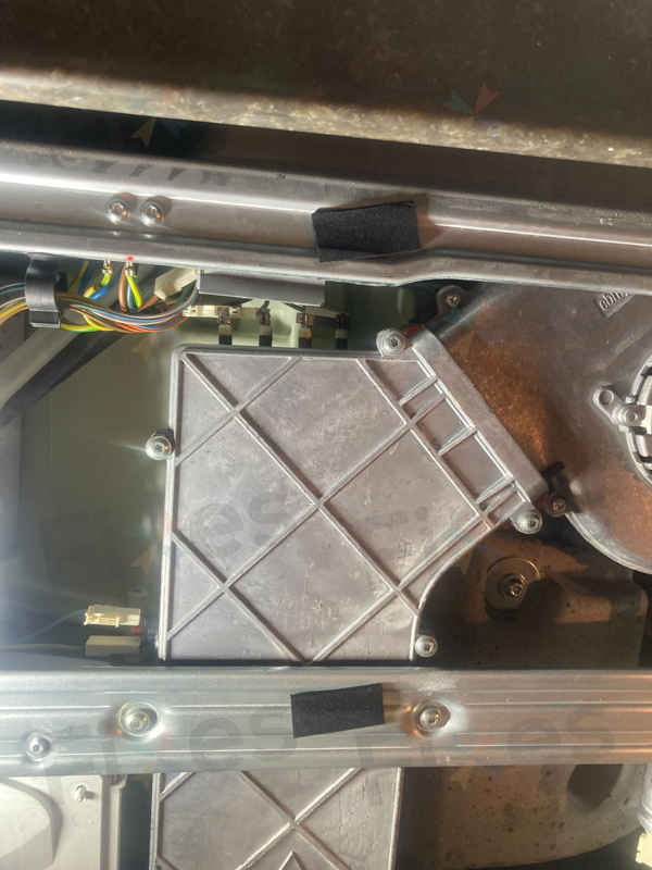 出現故障碼E13,門鎖死🚫Siemens西門子前置式洗衣機 WK14D321HK/07
