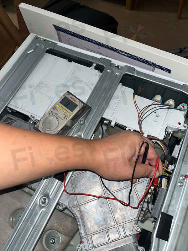 每隔兩天就出現E13?這部西門子WD14D系列洗衣機的故障排除實例 ⚡