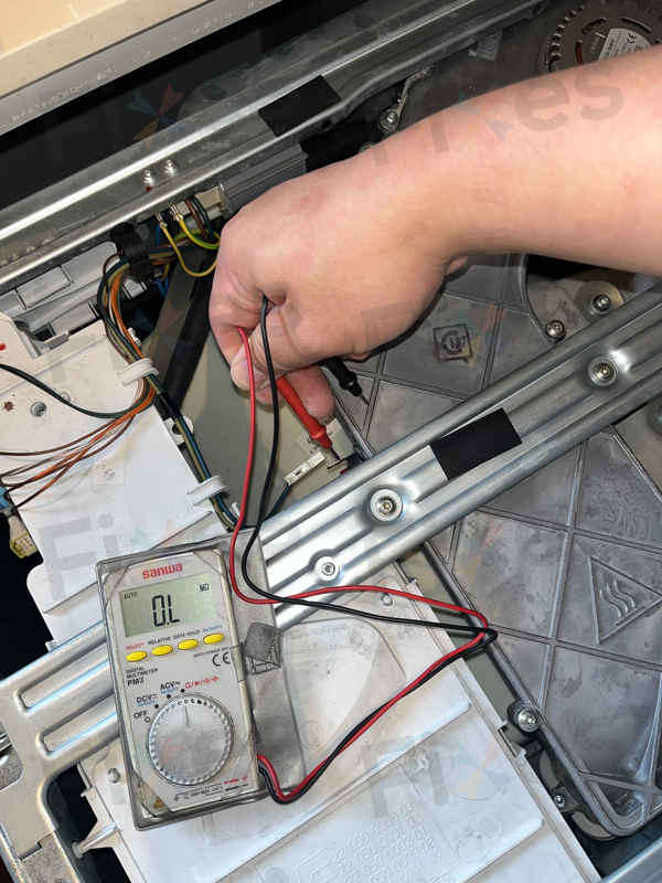 出現故障碼E13及E06🔧Siemens西門子二合一洗衣乾衣機 WK14D321HK/07