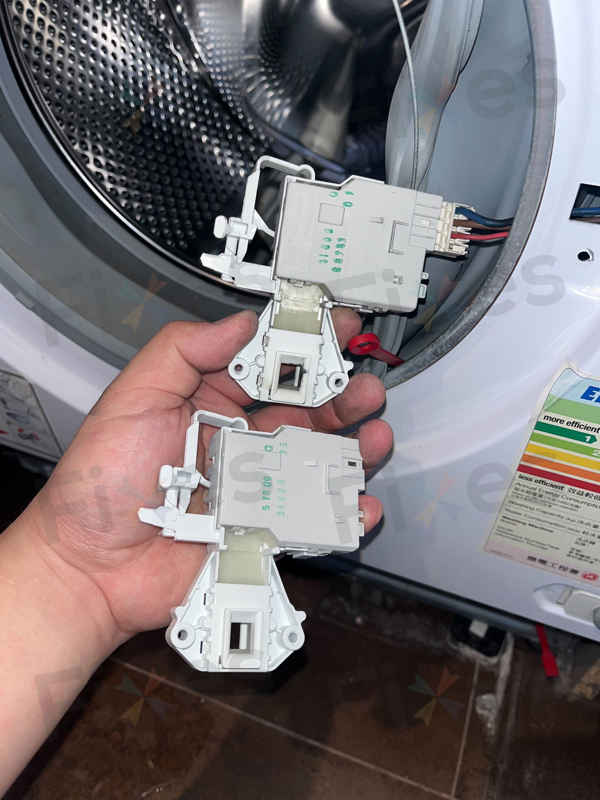 出現故障碼E13及E06🔧Siemens西門子二合一洗衣乾衣機 WK14D321HK/07