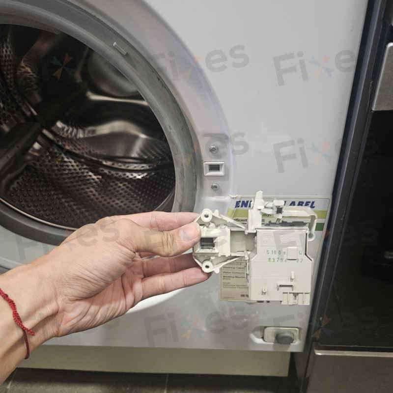 從漏電根源到徹底解決：這部西門子WK系列洗衣機E13故障碼的完美修復實例 🛠️