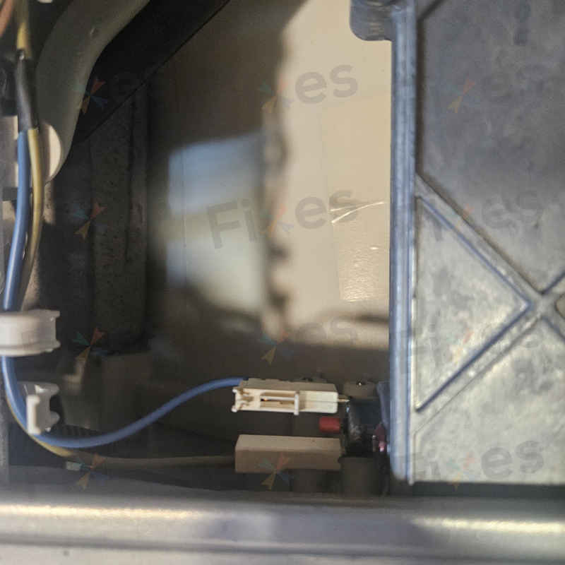 從漏電根源到徹底解決：這部西門子WK系列洗衣機E13故障碼的完美修復實例 🛠️