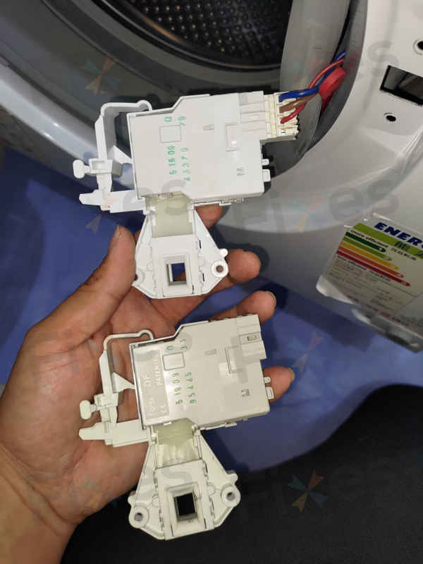 這部西門子WK系列洗衣機E13故障碼讓機門變成上鎖寶箱?客戶每次都要拉救命繩開門 🗝️