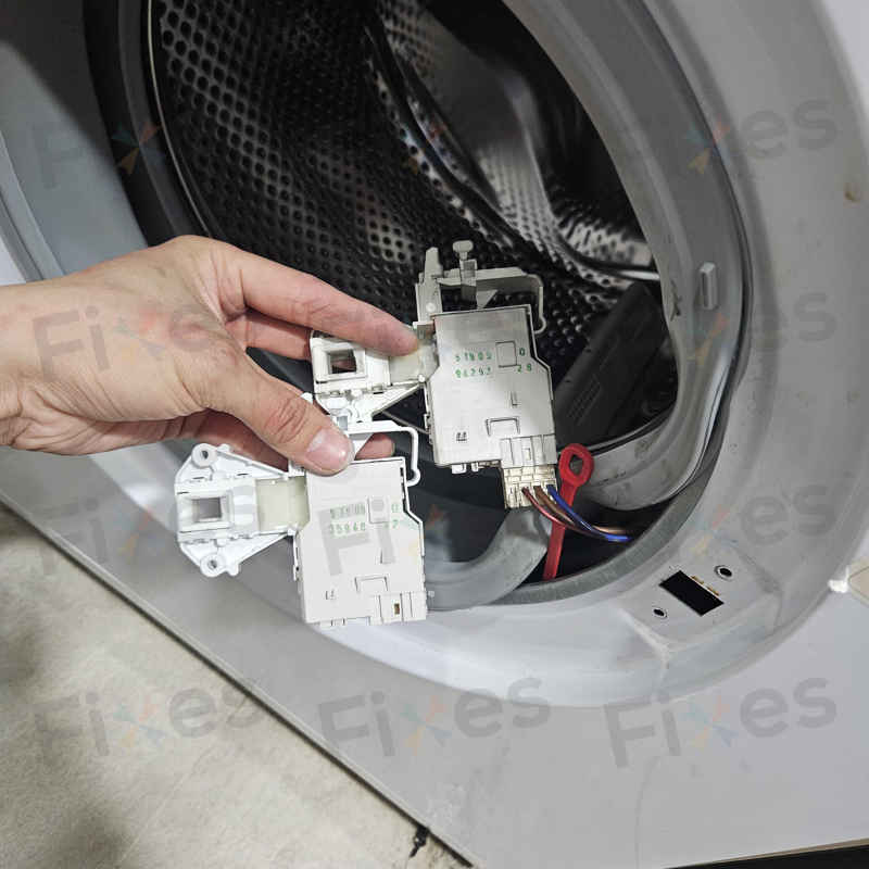 這部西門子 WD系列洗衣機E13門鎖故障,衣物被困檢修實錄 🔍
