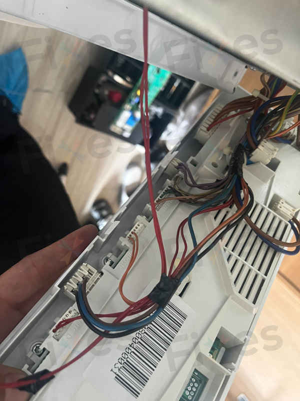 這部西門子WK系列洗衣機E13故障碼：從門鎖噠噠響到電子板損壞排查🕵️