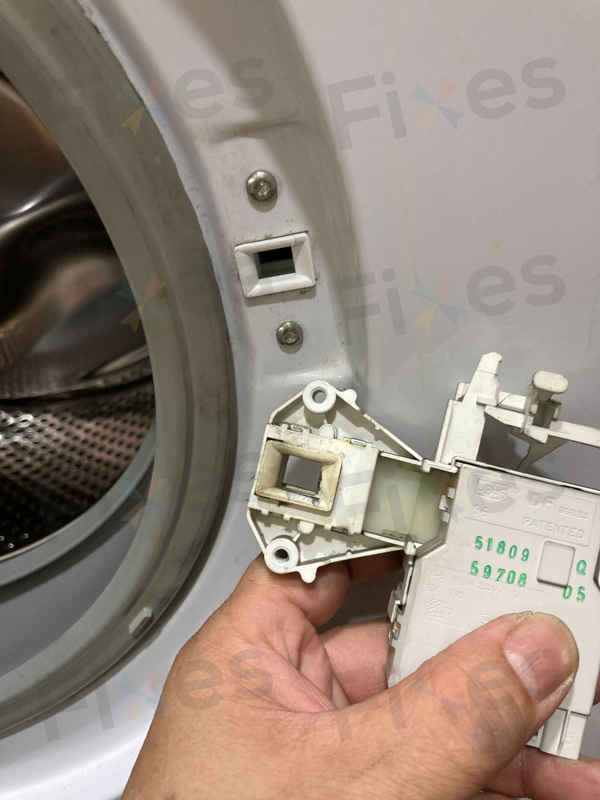 出現故障碼E13❗Whirlpool惠而浦前置式洗衣機 AWF74141BU
