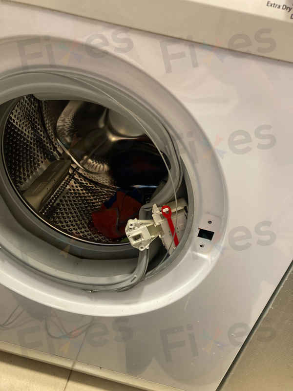 噠噠聲與E13頻現？這部Whirlpool AWF系列洗衣機門鎖老化解密🎯