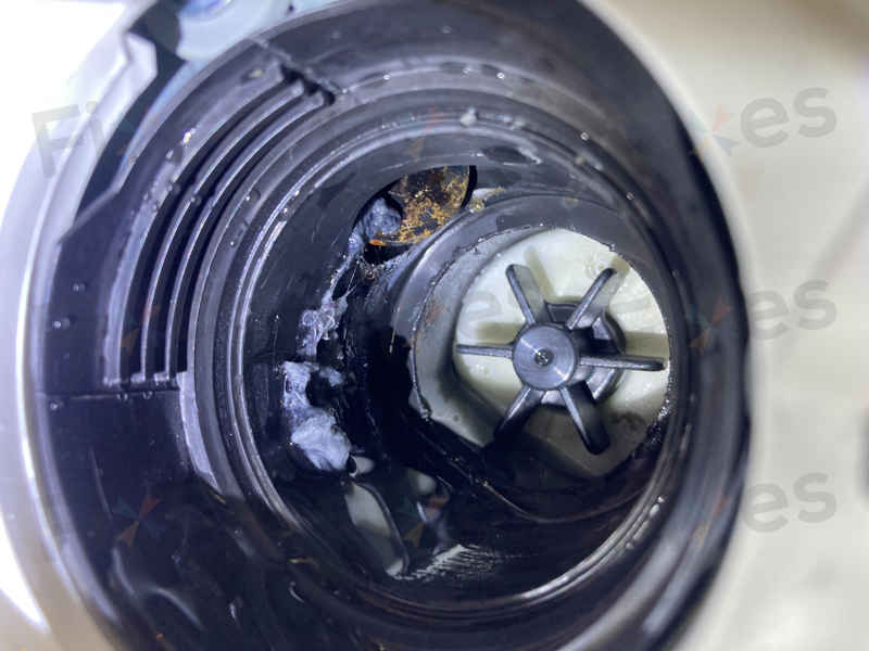 自行清理過濾器慘變大災難？這部博世WAW系列洗衣機E18故障碼修復實錄 😱