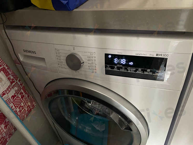 西門子洗衣機E18故障碼？原來是吸色紙作怪 🔍