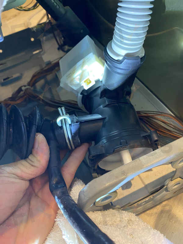 E18與E23故障碼輪流出現：這部Bosch WAW系列洗衣機的隱藏問題終於曝光 💡