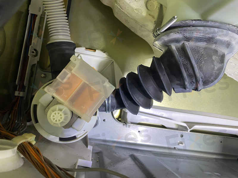 E18與E23故障碼輪流出現：這部Bosch WAW系列洗衣機的隱藏問題終於曝光 💡