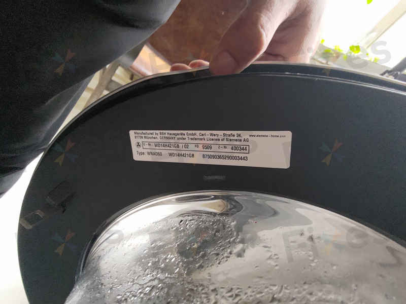 牙線棒竟成這部西門子洗衣機排水剋星？E18故障碼背後的意外發現 💧