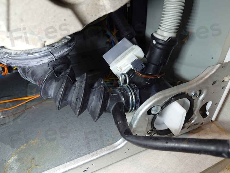 這部西門子WS系列洗衣機竟變豬仔錢罌?E18故障碼背後的硬幣堵塞真相 🪙