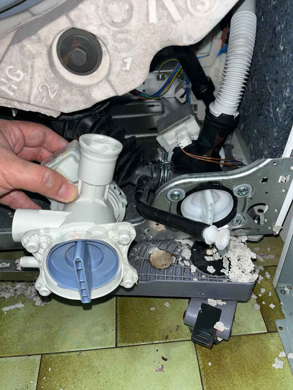 出現故障碼E18🔍Siemens西門子前置式洗衣機 WS12K440HK/08