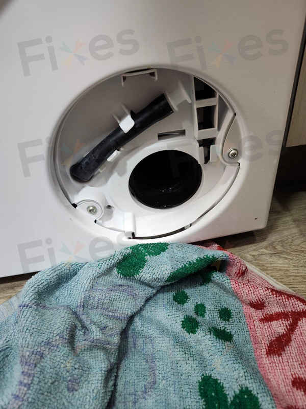 這部西門子WU10P系列洗衣機藏了8塊硬幣!師傅解決E18故障碼的驚喜發現 💰