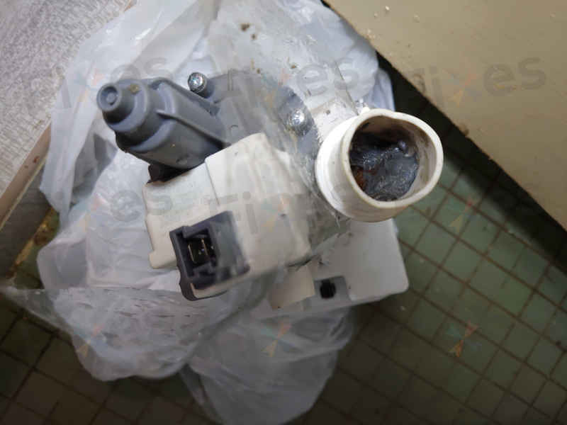 為何這部Candy洗衣機排水特別慢？師傅上門檢查的發現 🔍