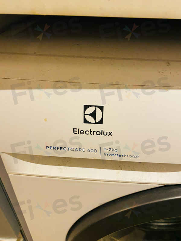 出現故障碼E20🌀Electrolux伊萊克斯前置式洗衣機 EW6S3726BL
