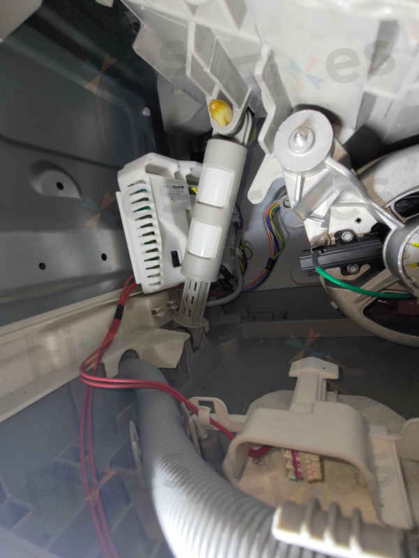 出現故障碼E20💧Electrolux伊萊克斯上置式洗衣機 EW6T4722AF